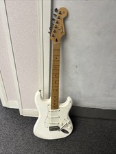 FENDER Player Stratocaster