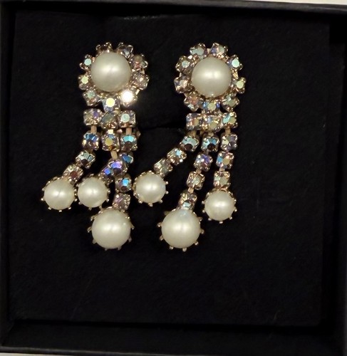 Vintage rhinestone clip - clip, on
