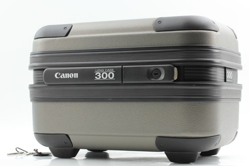 Near mint canon lens case - [,
