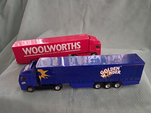 Corgi scale diecast volvo - 1/64,