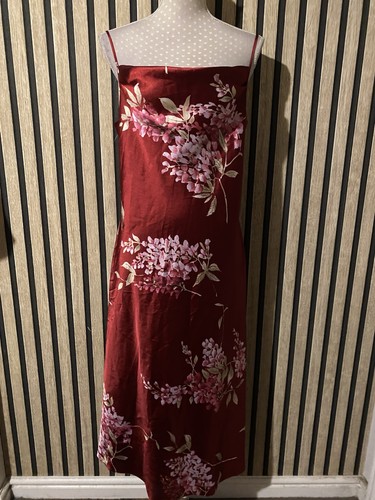 Burgundy floral liquid - m&s,