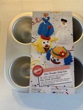 NEW Wilton Mini Wonder Mold