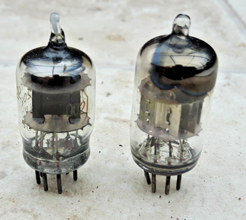 Vintage radio valves off - 2, off.