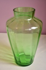VINTAGE LARGE EMERALD GREEN