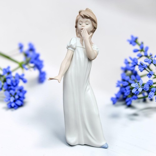 Nao lladro 0230 girl - nao,