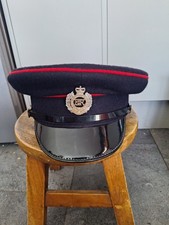  ROYAL ENGINEERS PEAKED HAT AND BADGE SIZE 56 - MEDIUM