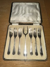 Set includes tined pastry - includes, 6x