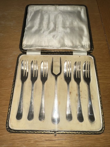 Set includes tined pastry - includes,