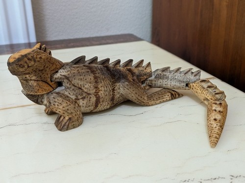 Cuba hand carved wooden iguana - cuba,