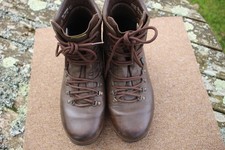 Altberg defender boots size 10