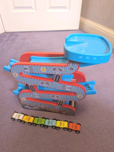 Jacques toy garage car parking - garage,