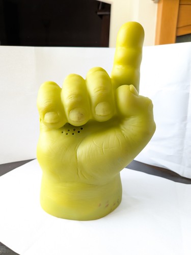 Shrek ogre talking pointing - talking,