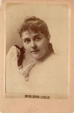 PRETTY THEATRE ACTRESS : DORA