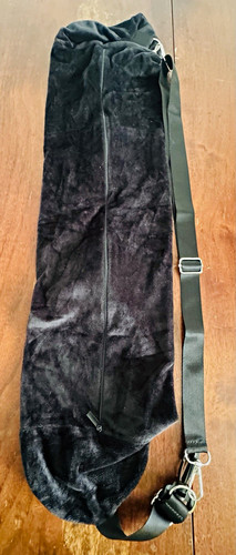 Black velvet tripod - velvet,