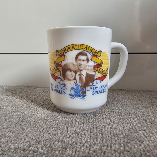Vintage arcopal france milk - vintage,