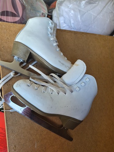 New english ice skating boots - english,