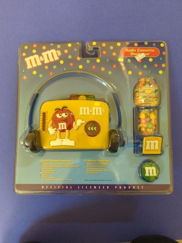 Fm radio cassette - m&m's,