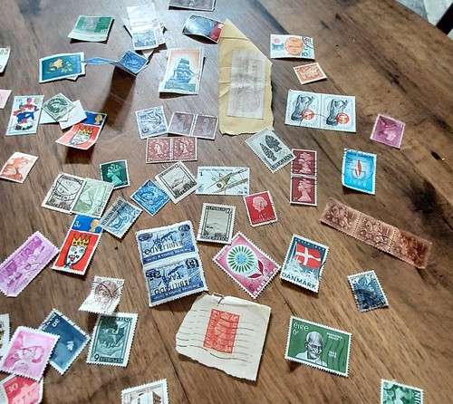 Mixed stamp collection 100 - ,