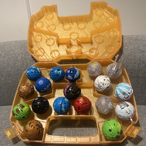Bakugan bundle 18x with carry - bundle,