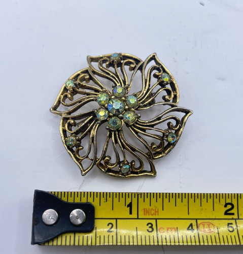 Costume brooch vintage - costume,