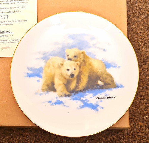 Wedgwood polar bear - wedgwood, cubs
