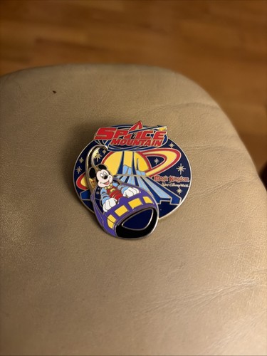 2008 disney pin magic - 2008,