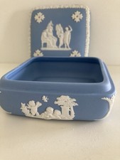 VINTAGE WEDGEWOOD SQUARE JASPERWARE BLUE TRINKET BOX