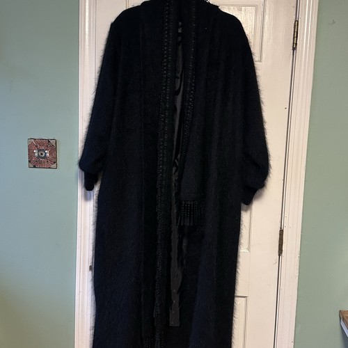 Venesha black angora - venesha, mob