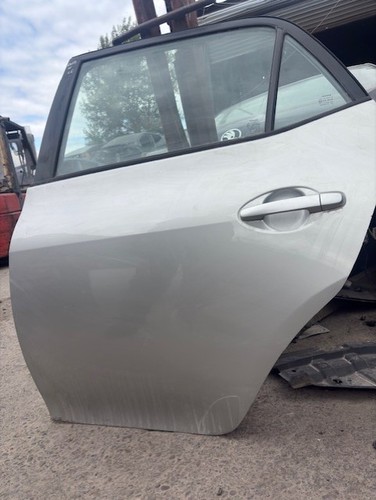 Toyota auris 5dr passenger - auris,