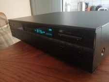 Marantz ST-50-L Synthesized Stereo Tuner.