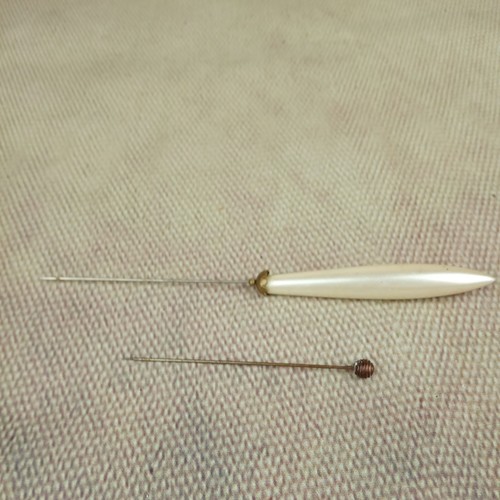 Vintage hatpins x2 - ⭐,