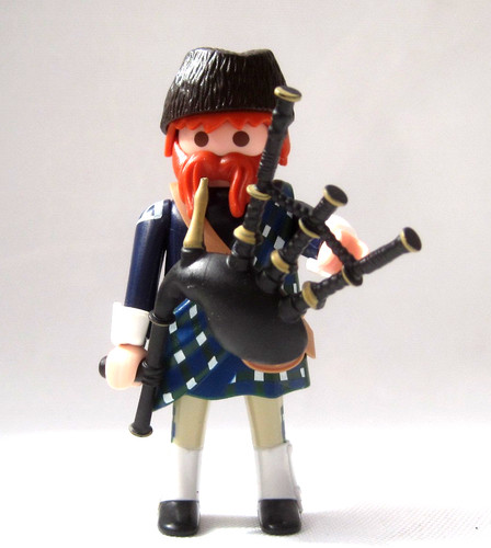 Playmobil scottish bagpiper - playmobil,