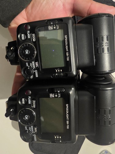Nikon 700 speedlight - sb-700,