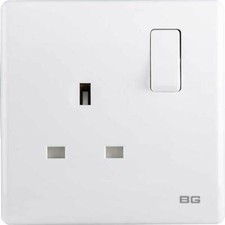 BRITISH GENERAL BG 13A SINGLE GANG MAINS WALL PLUG SWITCHED SOCKET SCREWLESS