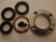 LAMBRETTA CRANK SEAL PLATE  QUALITY SEALS, SEAL PLATE SCREWS AND 1 HALITE GASKET