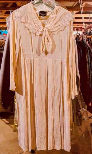 Woman vintage 80s prairie - vintage,