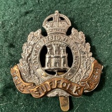 Suffolk Regiment Cap Badge. Bi