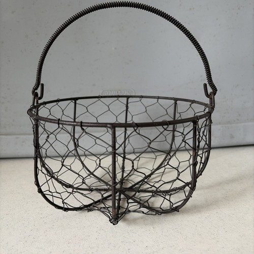 Vintage rusty chicken egg - rusty,