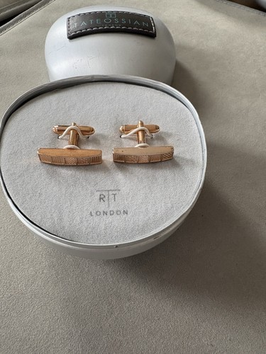 Rose gold colour - rose,