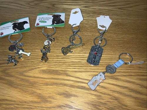 Assorted key chains - 5, new