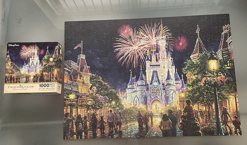 Thomas kinkade main - thomas, street