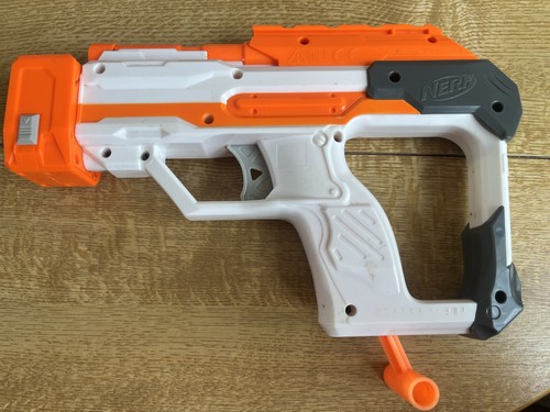 Nerf strike elite shooting - n,