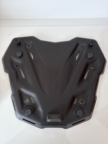 Givi top box mounting - givi, plate