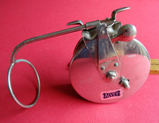 A GOOD USED VINTAGE ALVEY  MODEL 35/9 TWIST FOOT SEA FISHING CENTREPIN REEL