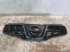 Nissan Qashqai Front Grille