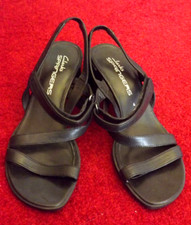 Clarks: Black Springers with Hook and Loop closure - Size 4 - VGC