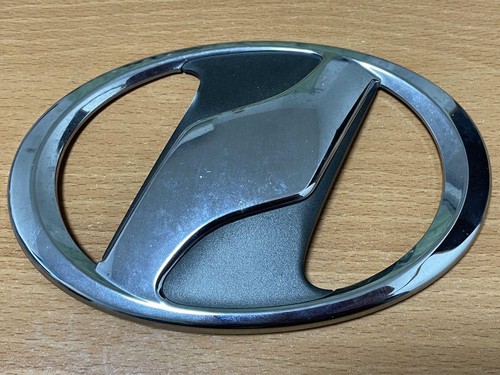 Toyota genuine gj10 emblem - toyota,