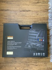 HALFORDS ADVANCED 200 PIECE
