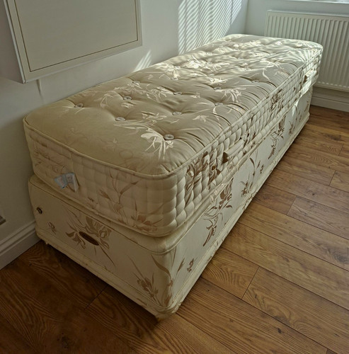 Millbrook small single tufted - small,