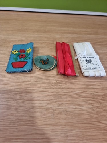 Vintage sewing accessories 1 - accessories,